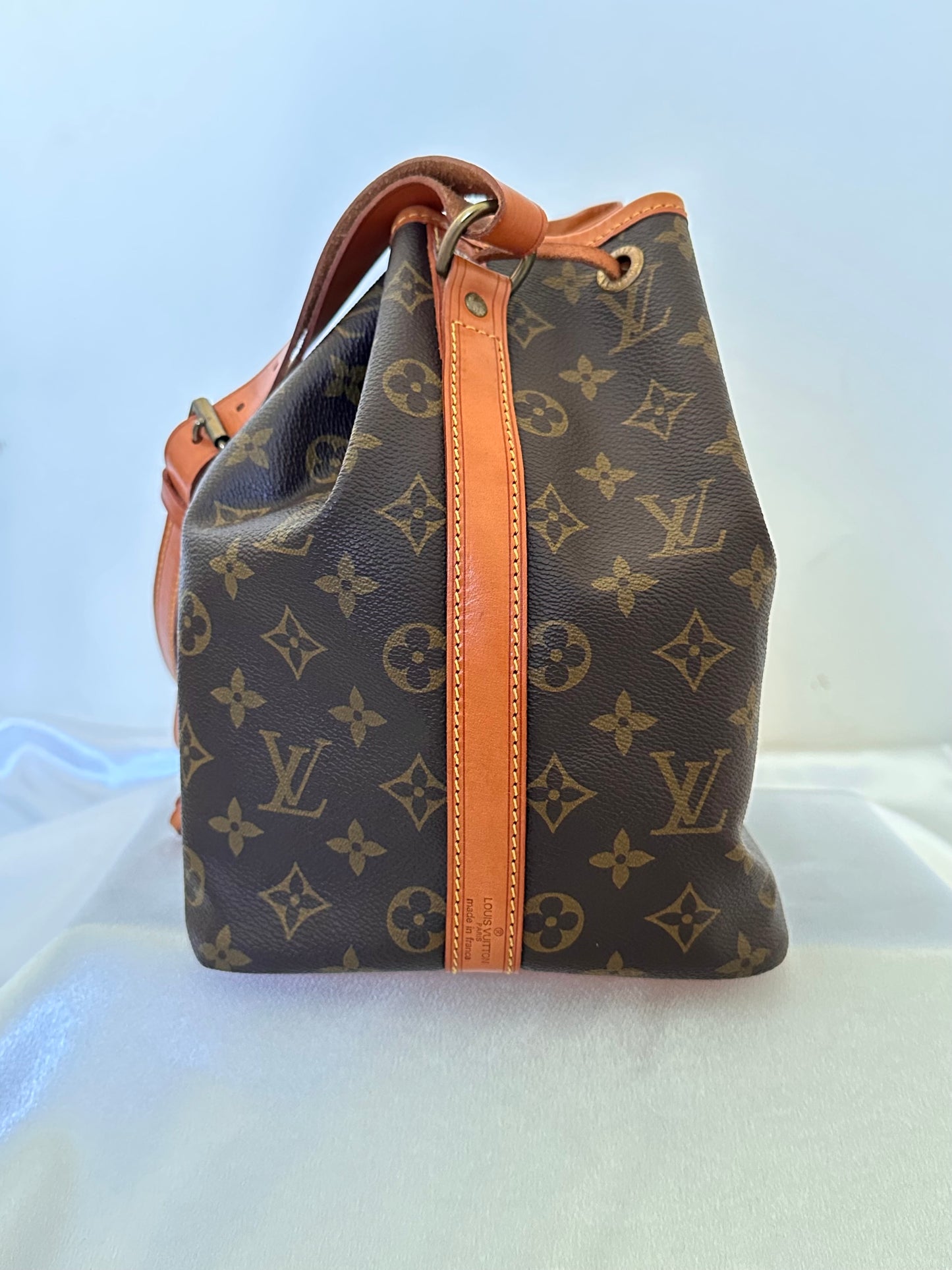 SOLD-Louis Vuitton Monogram Petite Noe M42226