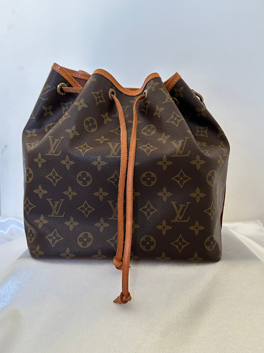 SOLD-Louis Vuitton Monogram Petite Noe M42226